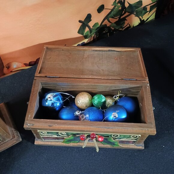 VGUC: Distressed Rustic Wood Boxes Set 3pc for the Holidays - Picture 6 of 6